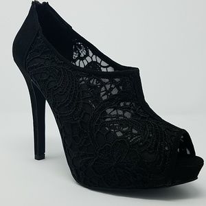 Apt. 9 womens black floral high heels